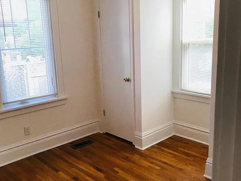 SE bedroom