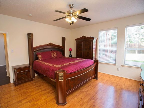 4th image of 436 Valley View Dr