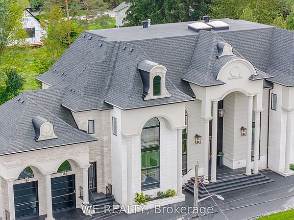 4th image of 253 Martins St