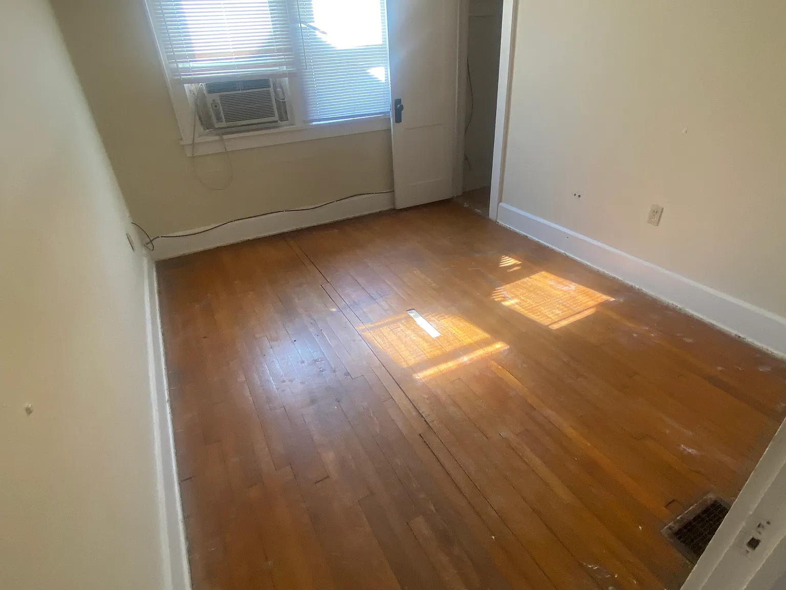 2 bed, $900 — Photo 3