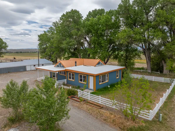 7171 Riverview Rd, Riverton, WY 82501