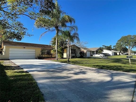 3rd image of 2402 Dianjo Dr