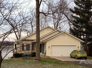 45232 Woodman Dr, Paw Paw, MI 49079