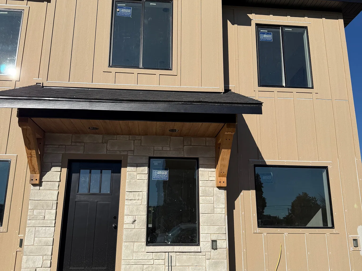 3 bed, 2.5 bath, 1776 sqft, $2,100 — Photo 3