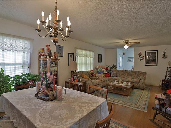4th image of 2349 S 33rd St