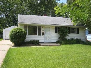 3729 Richmond Rd NE, Cedar Rapids, IA 52402