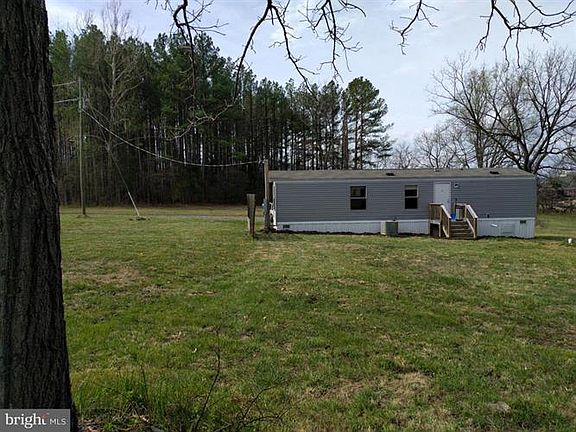 2nd image of 136 Flint Run Ln