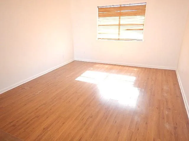 340 Woodmont St — Photo 5