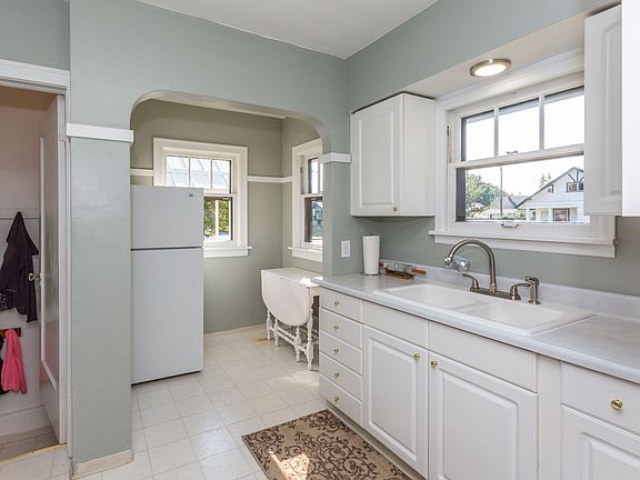 5th image of 1408 W York Ave