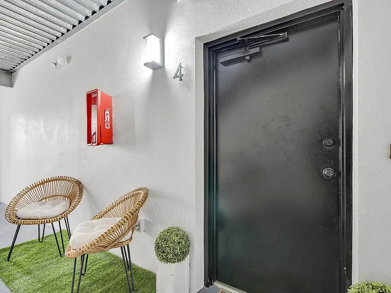 2405 W Texas Ave #4 — Photo 4