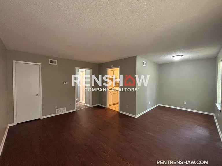 3642 Rhea Ave — Photo 2