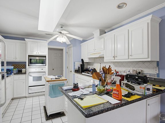 5th image of 5025 Jenny Ln