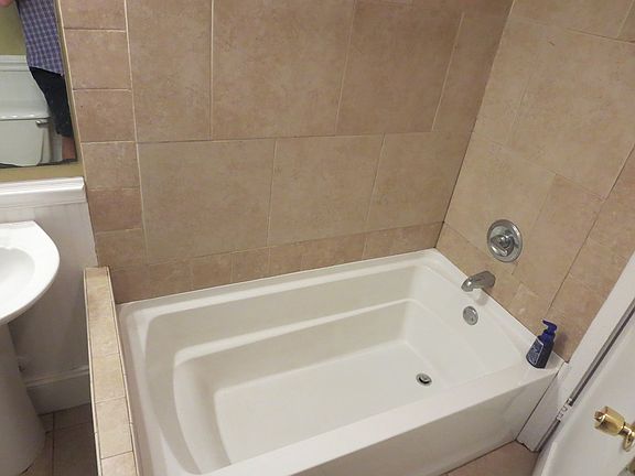 5th image of 310 W Park Ave