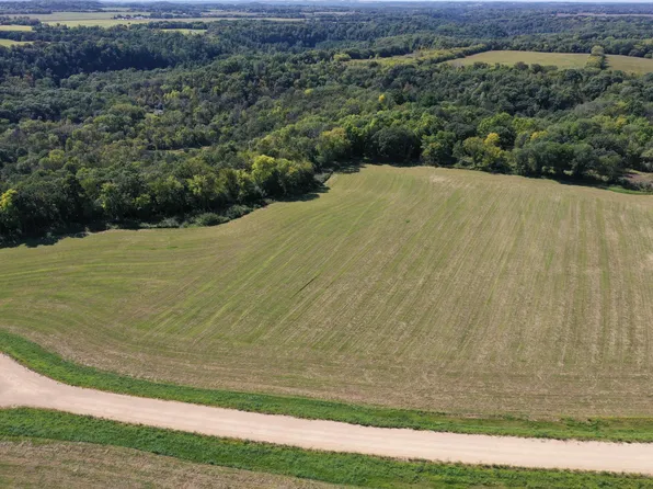 27 1100th St, River Falls, WI 54022