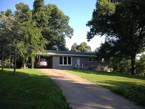 3rd image of 168 Magnolia St