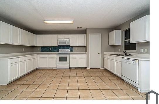 4th image of 4602 Bellcrest Dr