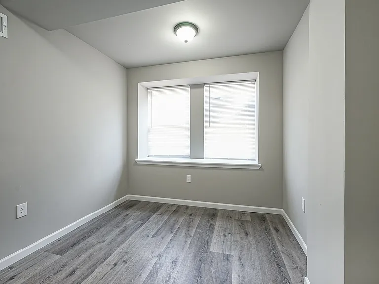 2114 Mifflin St #A — Photo 9