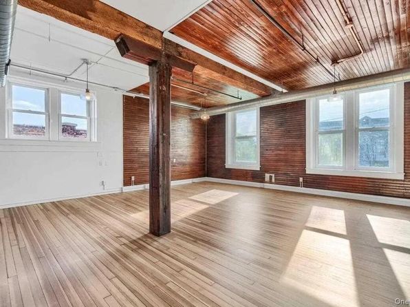 15 Railroad Ave #2A