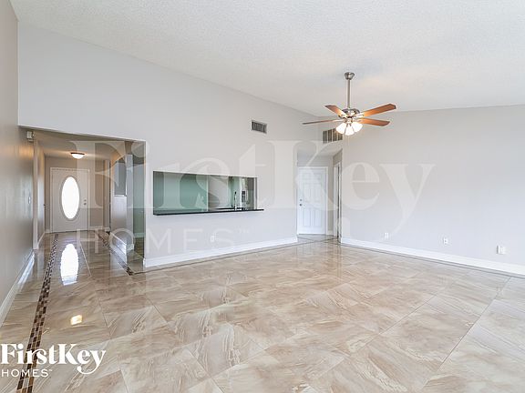 3rd image of 7652 Clubhouse Estates Dr