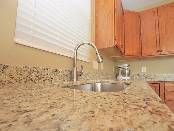 4th image of 5924 Milburne Dr