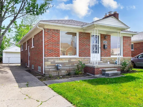 21526 Englehardt St, Saint Clair Shores, MI 48080