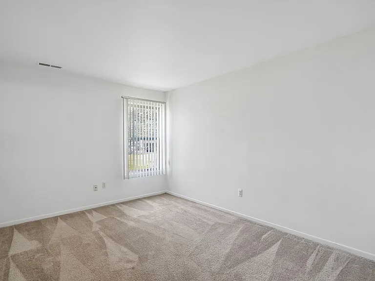 Kimberly Club Apartments — Photo 83