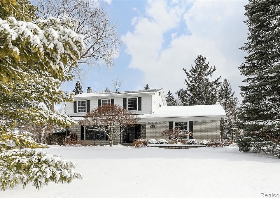 1st image of 4390 Crestline Dr
