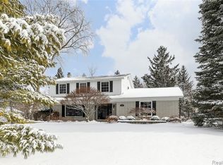 4390 Crestline Dr, Ann Arbor, MI 48103