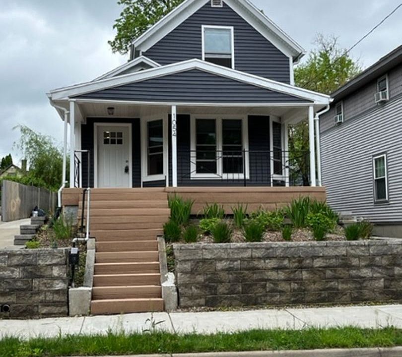 1st image of 1054 Logan St SE