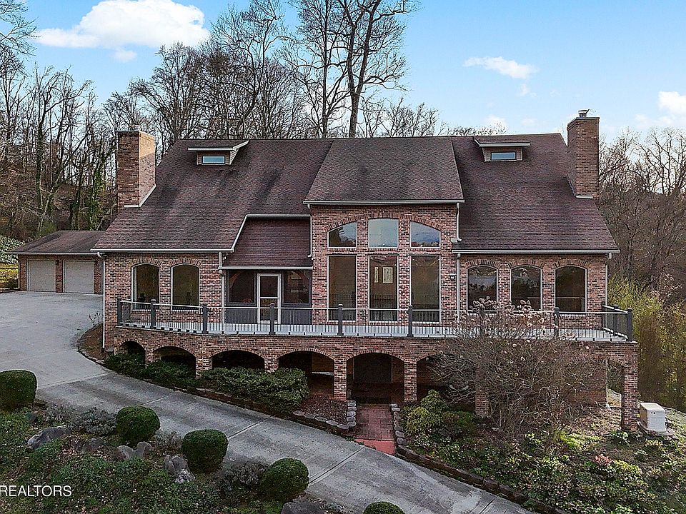 1st image of 2400 Trillium Ln