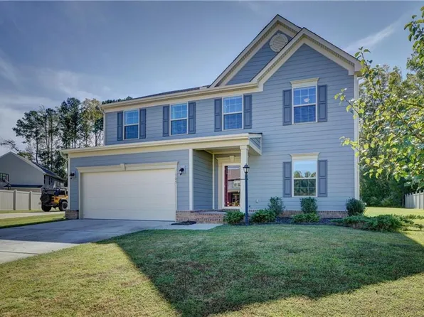 105 Freedom Ln, Suffolk, VA 23434