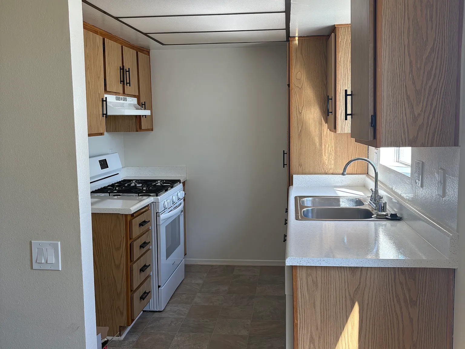 1 bed, 900 sqft, $1,750 — Photo 4