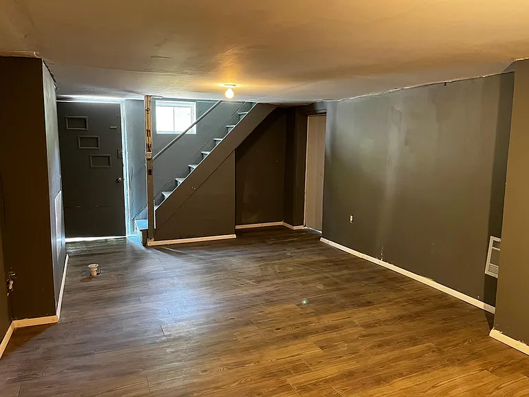 408 McDade Ln — Photo 13