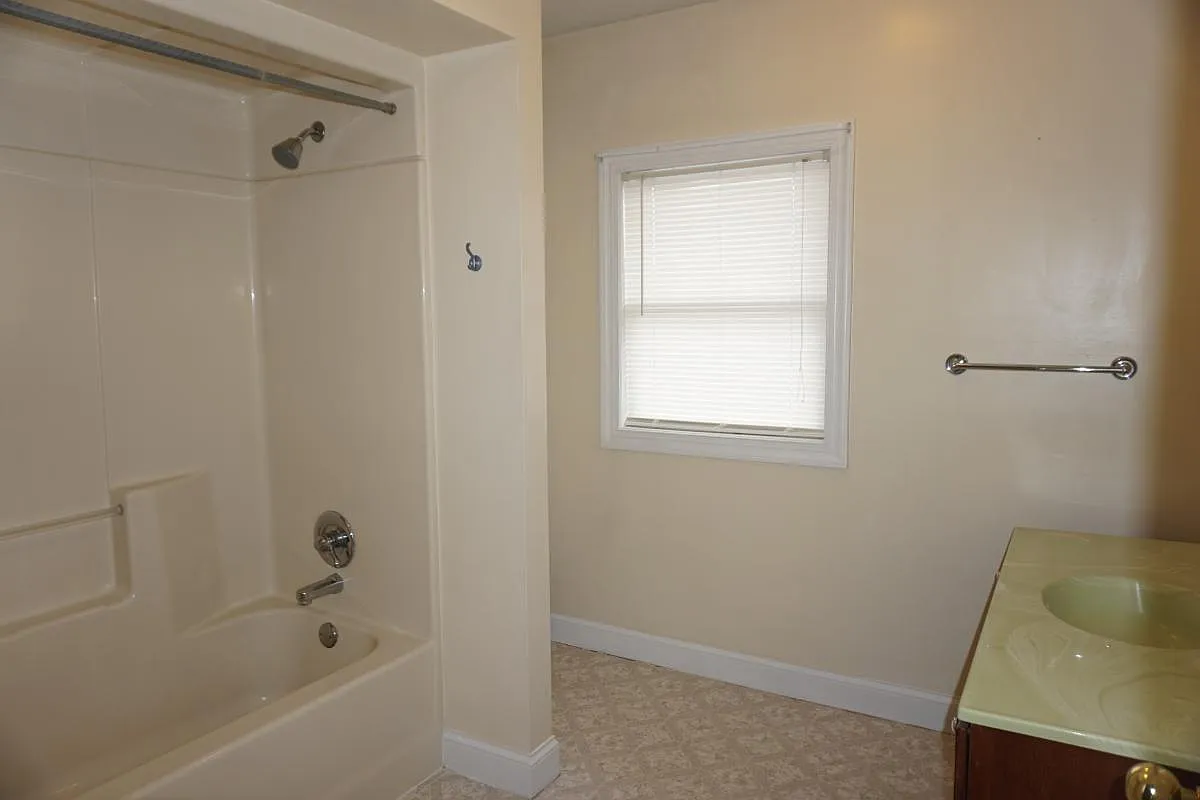 3725 Lincolnway E — Photo 4