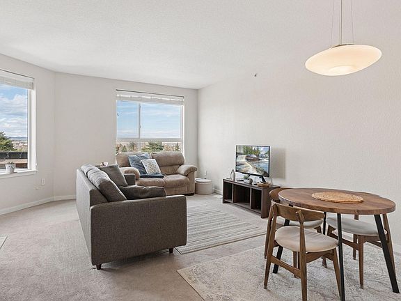 5th image of 2810 E College Ave #302