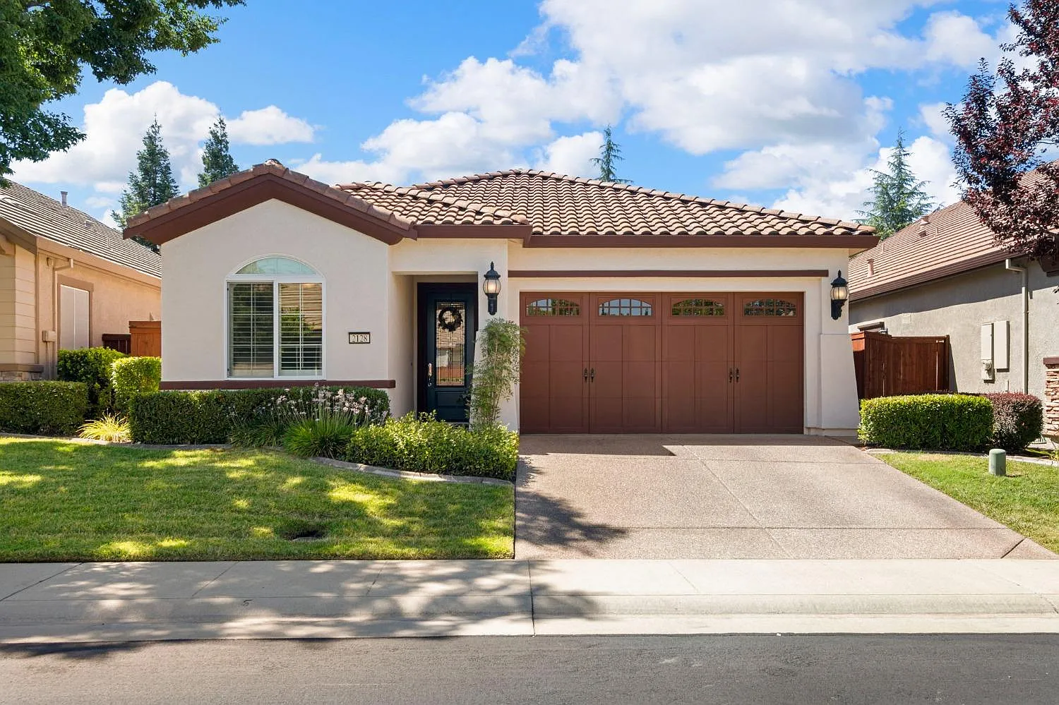 2128 Benton Loop photo 1
