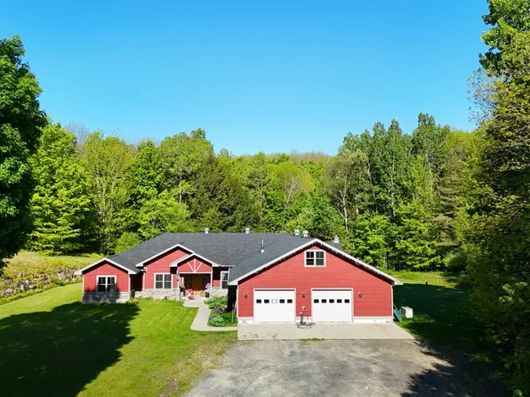 45 Owls Rest Dr, Malone, NY 12953