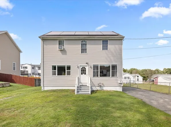 37 Orlando St, Swansea, MA 02777