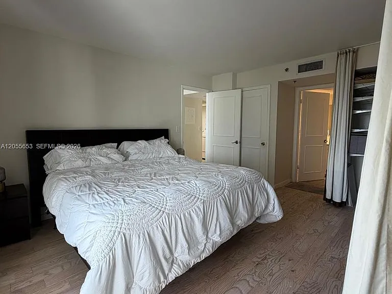 540 Brickell Key Dr #1418 — Photo 7