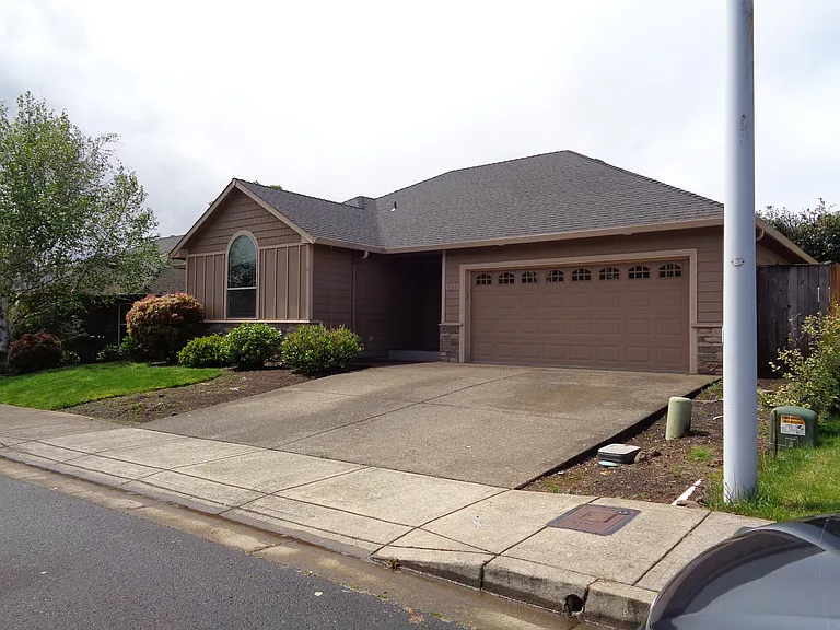 6439 Robin Hood St SE — Photo 2