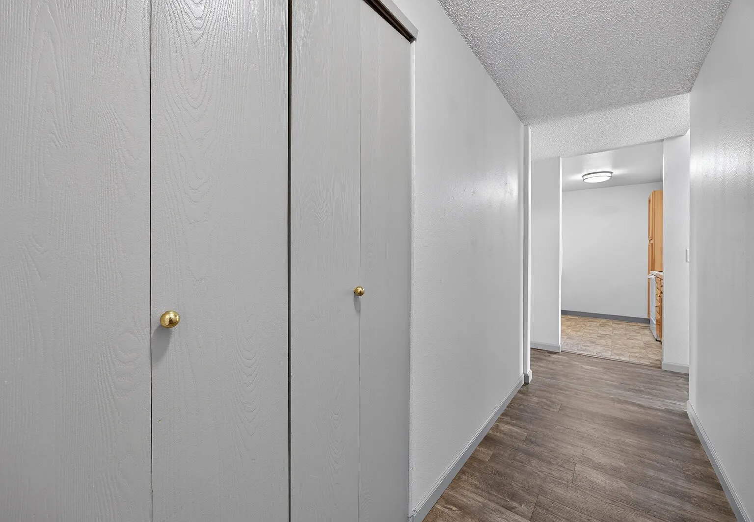 2 bed, 2.0 bath, 858 sqft, $1,995 — Photo 2