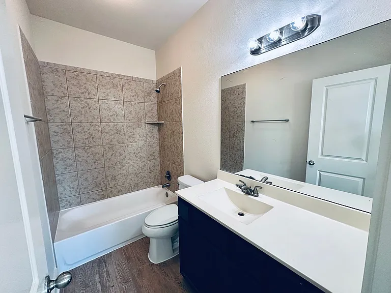 2216 Creekside Ln — Photo 31