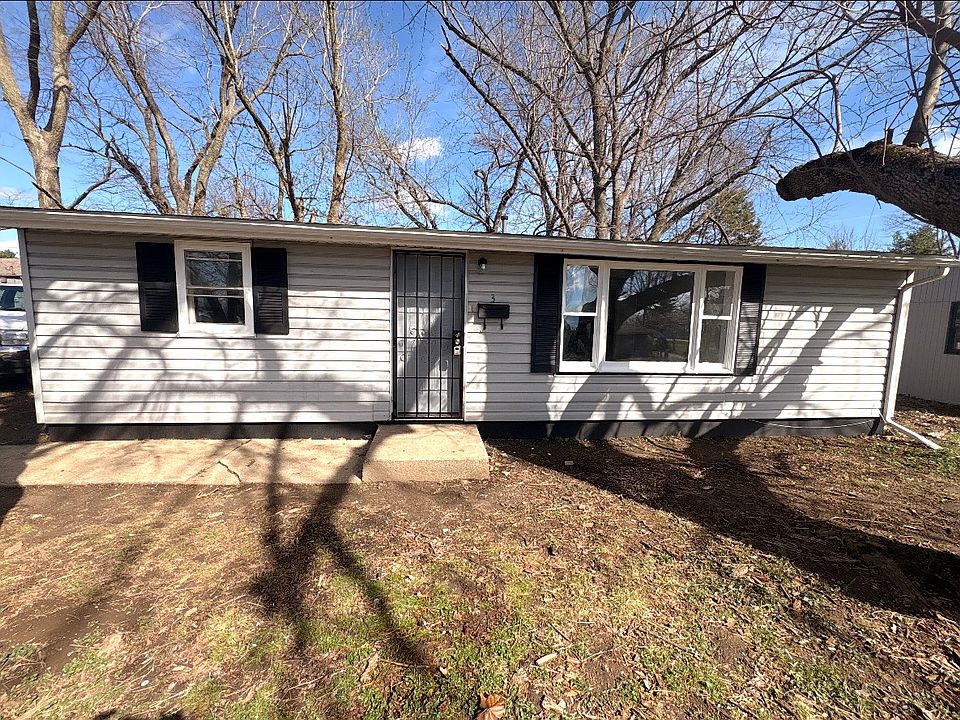 1st image of 3 E Lawn Dr