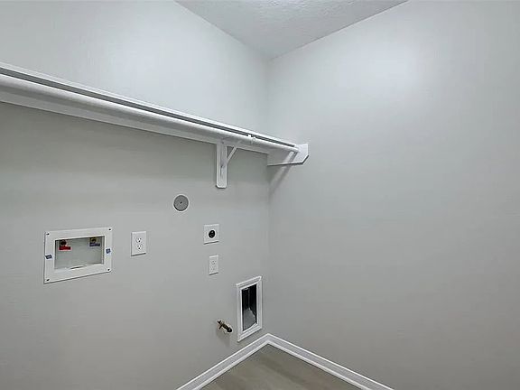 3rd image of 1219 Newsome Glenn Dr