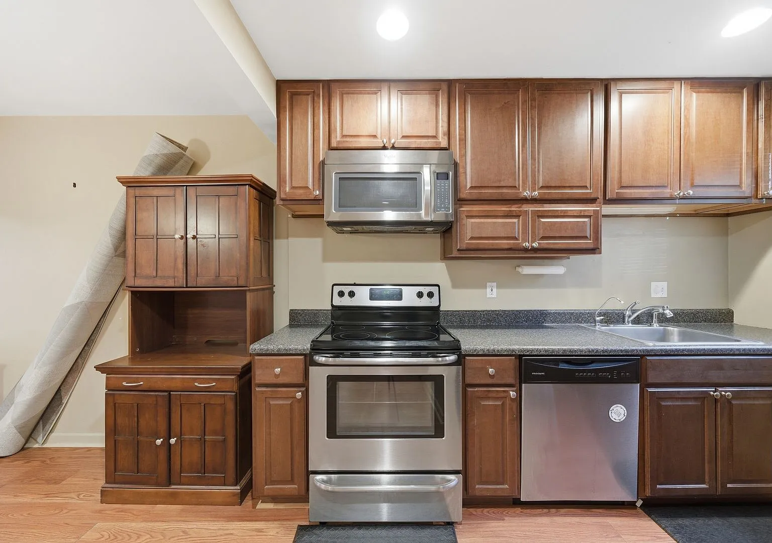 6355 New Market Way — Photo 3