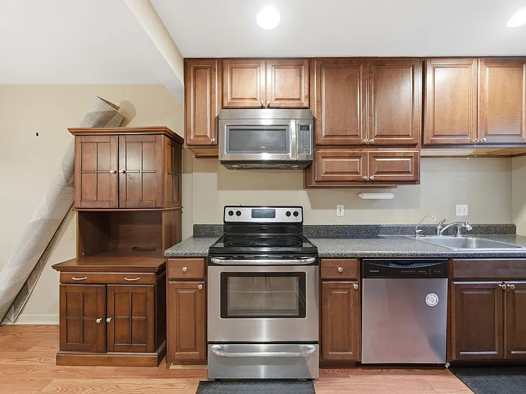 6355 New Market Way — Photo 9
