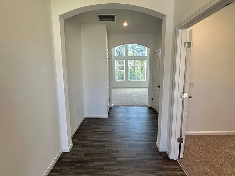 10520 Vista View Dr — Photo 2