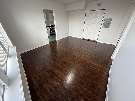2nd image of 1914 Railroad Ave #3N