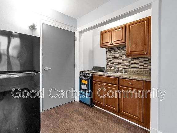 2nd image of 870 Lafayette Ave #304