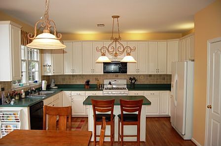 Great kitchen.